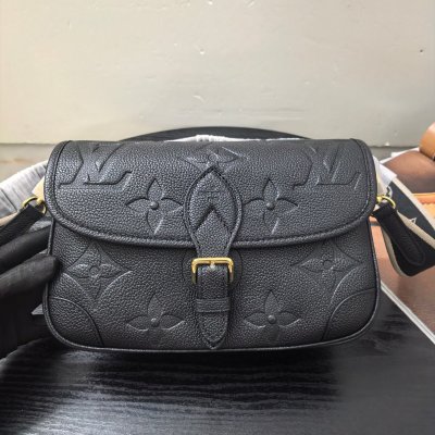 M46386 Diane法棍包