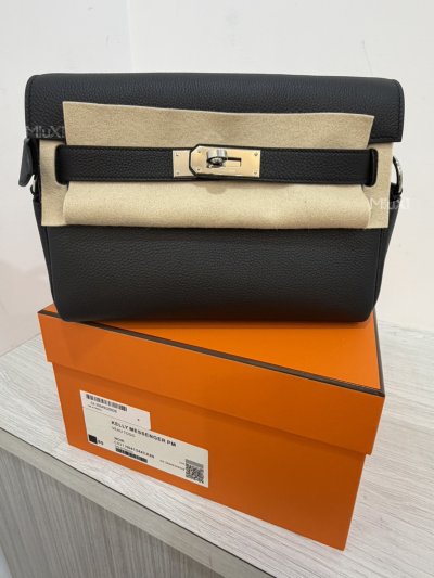 Kelly Messenger Togo皮黑銀