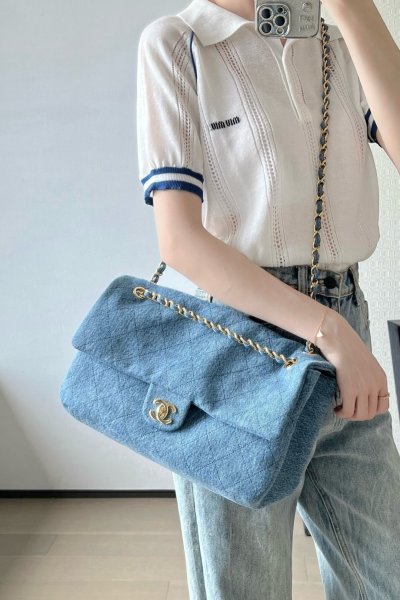 26A Maxi 口蓋包小號水洗丹寧淺牛仔